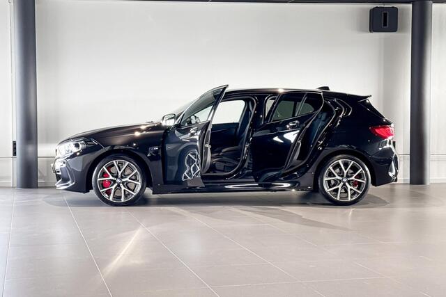 BMW 1-SERIE 118i | M Sport Pro | Stoelverwarming | Trekhaak |