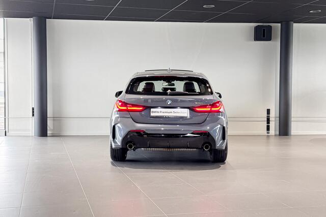 BMW 1-SERIE 120i | M Sport | Glazen Panoramadak | Stoelverwarming |