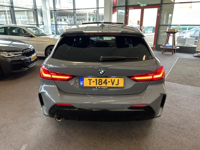 BMW 1-SERIE 118i M Sport | Panoramadak | Dealer onderhouden | Nederlands geleverd | Achteruitrijcamera | Digital dashboard | Cruise control | Climate control | Elek. inklapbare spiegels | Adaptief onderstel