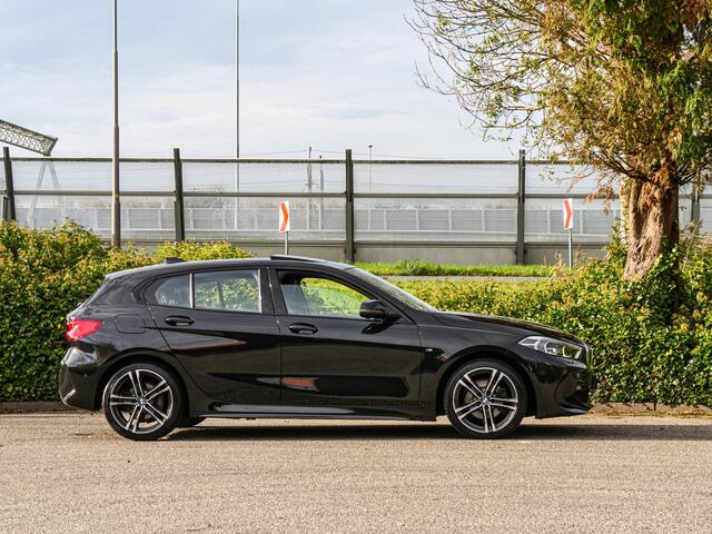 BMW 1-SERIE 118i Automaat M-Sport High Executive | PANODAK | CARPLAY | CAMERA |