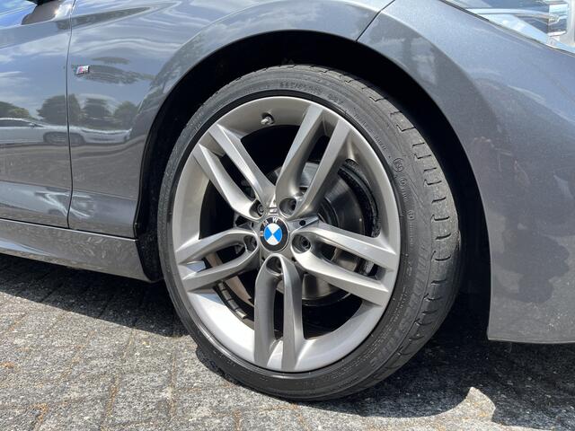 BMW 1-SERIE 118i Corporate Lease High Executive M Sport Automaat | M-Sport | Origineel Carplay | Vol leder Sportstoelen | M-Stuur | Draadloos laden | Stoelverwarming | etc. etc.