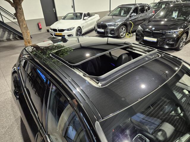 BMW 1-SERIE 118i High Executive M-Sport | Panorama | HUD | Stoelverwarming | Trekhaak | Carplay/Android