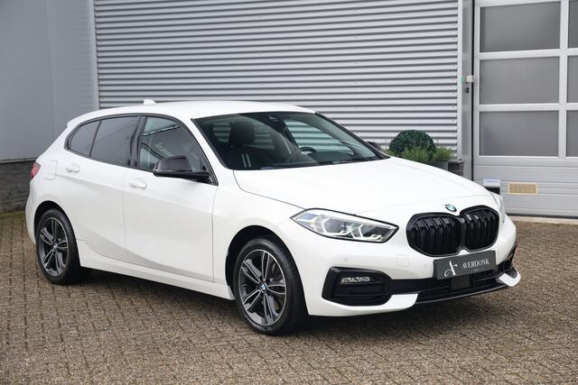BMW 1-SERIE 118i Executive Sportline Aut. NAP|Sportst|Sfeervl|Carplay