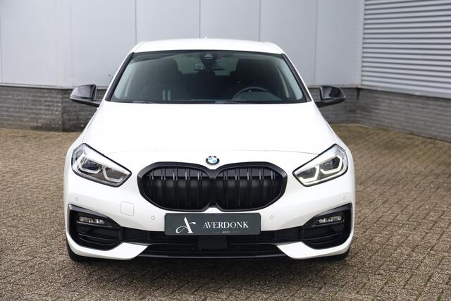 BMW 1-SERIE 118i Executive Sportline Aut. NAP|Sportst|Sfeervl|Carplay