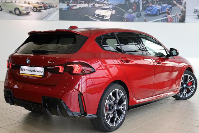 BMW 1-SERIE 120 M Sportpakket Pro | Premium Pack | Comfort Access | Fire Rot Metallic