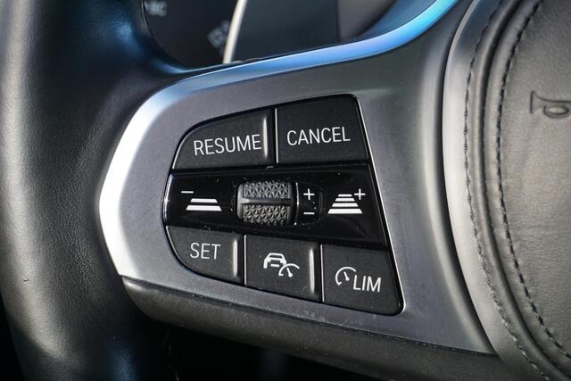 BMW 1-SERIE M135i xDrive High Executive | ACC | PANO | H&K | elct. stoelen