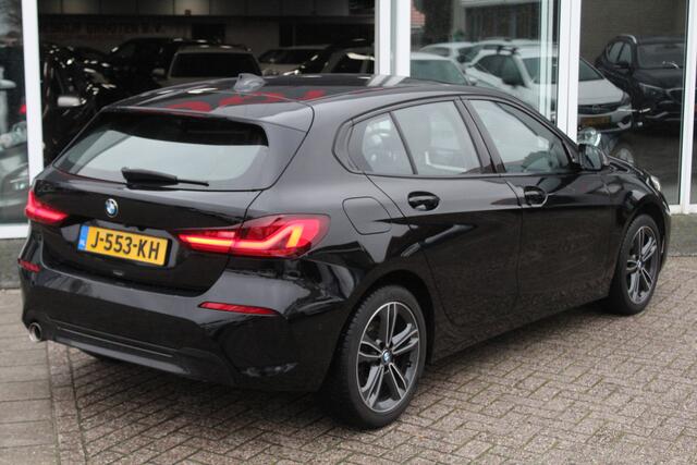 BMW 1-SERIE 118i Executive//Navi//Camera//Sportstoelen!!