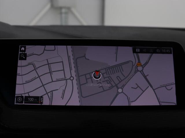 BMW 1-SERIE 118i Executive | Sport Line | Carplay | Sportstoelen | Full LED | Live Cockpit | Navigatie | Climate control | Parkeerhulp | Cruise control