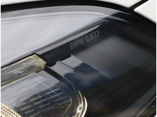 BMW 1-SERIE 120i Executive M-sport | Parkeercamera | Keyless | Schaalstoelen