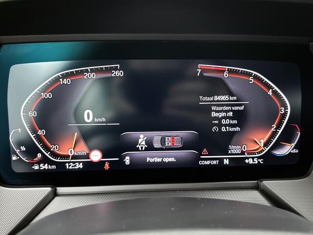 BMW 1-SERIE 118i Executive Edition Lichtmetalen velgen, M-pakket BLACK FRIDAY DEAL