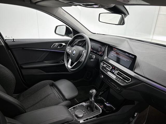 BMW 1-SERIE 118i Executive Edition Lichtmetalen velgen, M-pakket BLACK FRIDAY DEAL