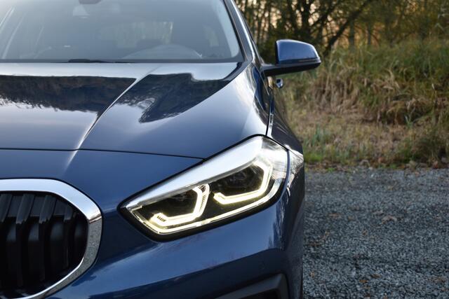 BMW 1-SERIE 118IA 140PK AUT. EXECUTIVE EDITION HEAD-UP/NAVI/CAMERA