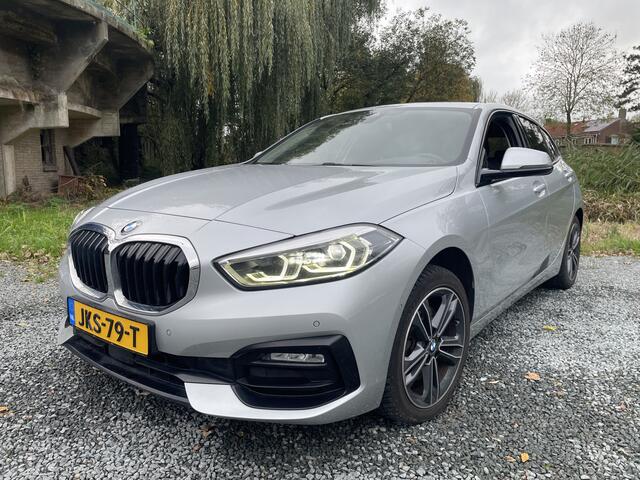 BMW 1-SERIE 118IA 140PK AUT. BUSINESS SPORT-LINE NAVI/LED/CAMERA/CARPLAY