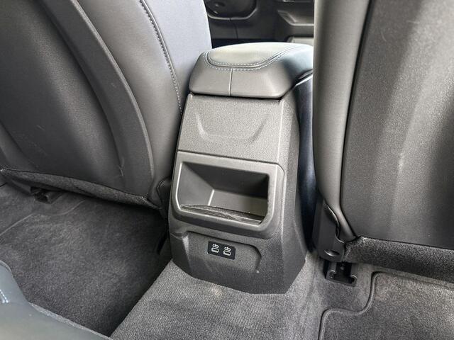 BMW 1-SERIE 120 M Sport Head Up Display / Driving Assistant / Schuifdak / 19" / M Sport Pro / Harman Kardon Audio / Adaptieve LED / Selections