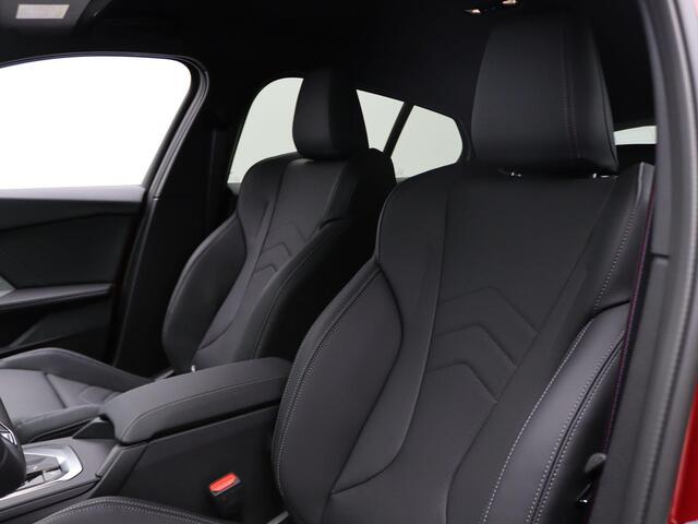 BMW 1-SERIE 120 M Sportpakket Pro | Premium Pack | Achteruitrijcamera | Extra Getint Glas | Driving Assistant | 18''