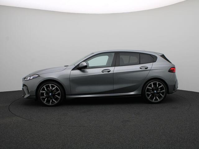 BMW 1-SERIE 120 M Sportpakket Pro | Premium Pack | M Adaptief Onderstel | Parking Assistant | 18''