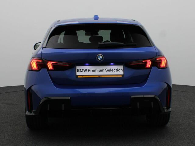 BMW 1-SERIE 120 M Sportpakket Pro | Premium Pack | Stuurwielrand Verwarmd | Achteruitrijcamera | Driving Assistant | 18''