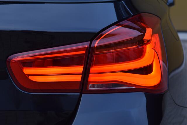 BMW 1-SERIE 118i Executive * M-Sport * 18 inch lm * LED * Lichtpakket *