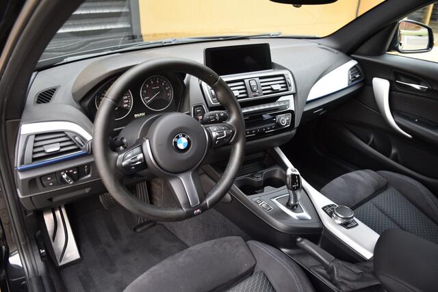 BMW 1-SERIE 118i Executive * M-Sport * 18 inch lm * LED * Lichtpakket *
