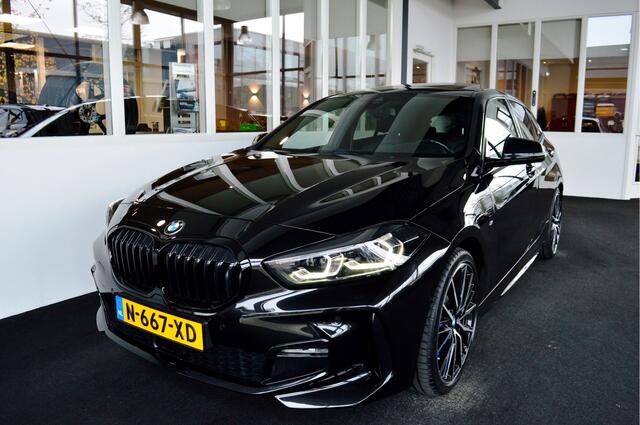 BMW 1-SERIE 118i M-Sportedition | 19" | Pano | Leder | Active Cruise