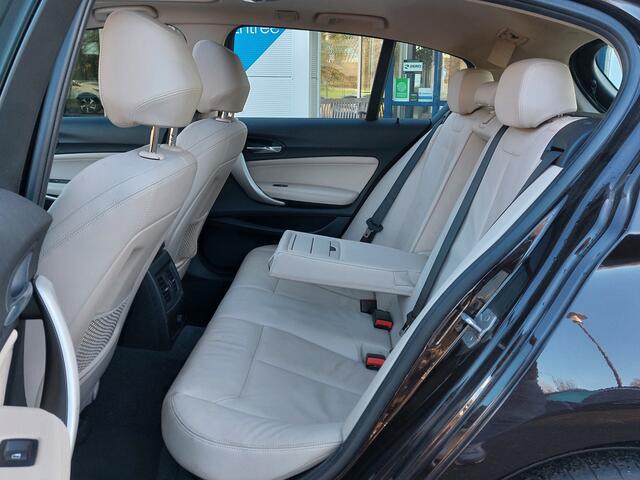 BMW 1-SERIE 118i 136pk Automaat High Executive 5-Deurs | Origineel NL | Navi | Clima | Adap.Cruise | Harman-Kardon | Schuifdak | Leder+Sportstoel+Stoelverwarming | Led Koplampen | Pdc V+A+Camera | 16''lm