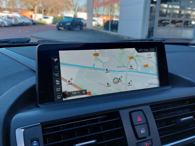 BMW 1-SERIE 118i 136pk Automaat High Executive 5-Deurs | Origineel NL | Navi | Clima | Adap.Cruise | Harman-Kardon | Schuifdak | Leder+Sportstoel+Stoelverwarming | Led Koplampen | Pdc V+A+Camera | 16''lm