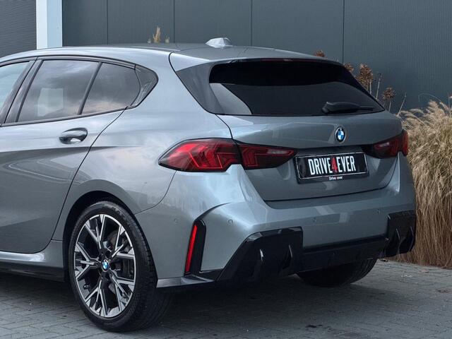 BMW 1-SERIE 120i M PACK 2025 LEDER SPORTVELGEN H&K LED WIDESCREEN