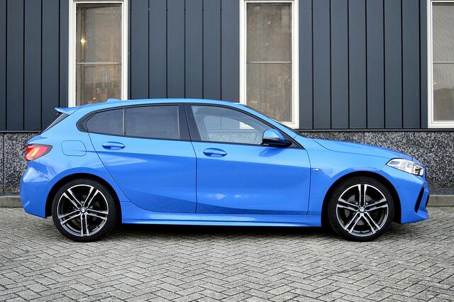 BMW 1-SERIE 118i M-Sport Rijklaarprijs-Garantie Navigatie Led Apple carplay Camera Electr Klep Trekhaak