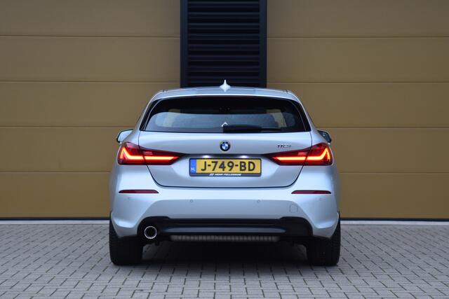 BMW 1-SERIE 118i High Executive Edition * Sportstoelen * Lichtpakket * M-Stuurwiel *