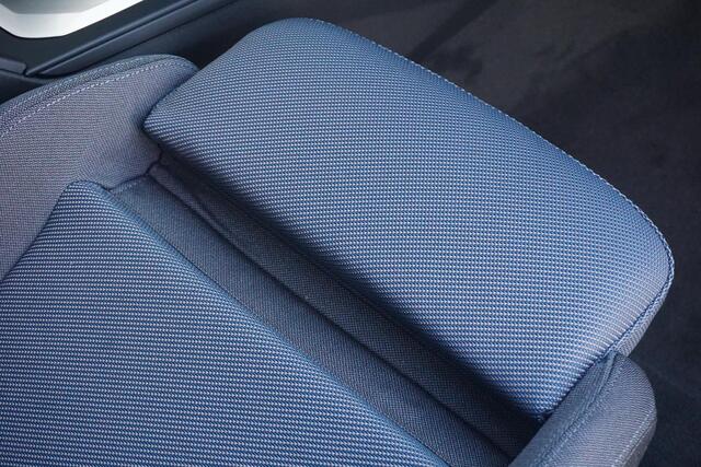 BMW 1-SERIE 5-deurs 120 M Sport Design Edition 18'' / Sportstoelen verwarmd / Shadow Line / Achteruitrijcamera