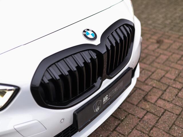 BMW 1-SERIE 118i High Executive | M-Sport | PDC | LED | Cruise Control