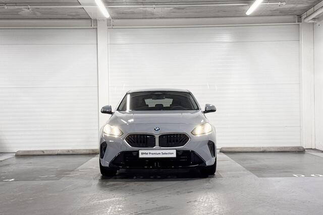 BMW 1-SERIE 120 | M-Sport Design | Driving Assistant | Parking Assistant | Stoelverwarming