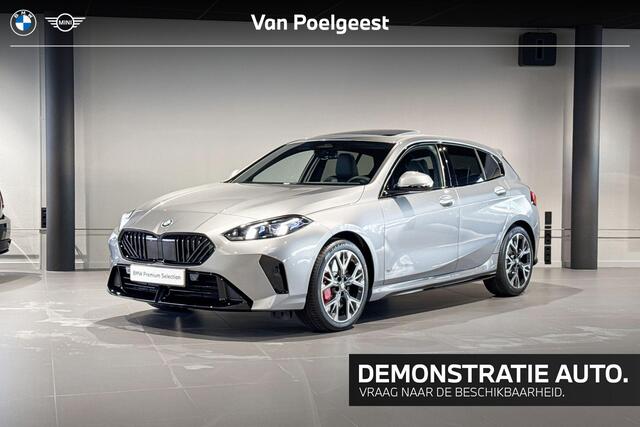 BMW 1-SERIE 120 M Sport Design Edition | Glazen Panoramadak | Stoelverwarming | Achteruitrijcamera |