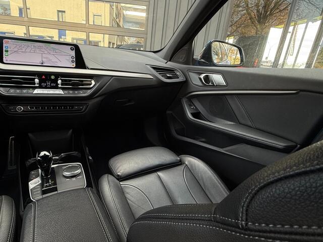 BMW 1-SERIE 118i M-Sport vol Leer 19 inch Bovag garantie Apple Carplay Misano bleu