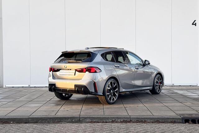 BMW 1-SERIE 120 M Sport Design Edition Stuurwielrand / 19 inch / Glazen dak