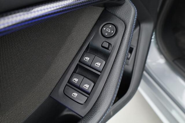 BMW 1-SERIE 118i M-Sport Pro - Orig. NL | ShadowLine | S/K-dak | Dig. Cockpit | HarmanKardon | Stuur-+Stoelverw. | Nav+App.connect | Camera+PDC | Elek. Klep | LED V