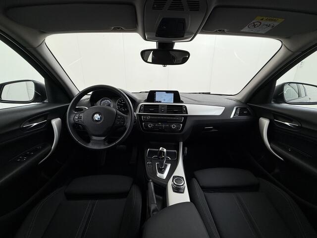 BMW 1-SERIE 118i AUT-8 Sport Navi Ecc Trekhaak Pdc Sportstoelen Corporate Edition Lmv 17" Regen-Lichtsensor Isofix Bluetooth Origineel Nederlandse Auto Zeer nette BMW 118I