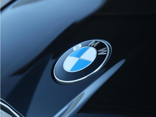 BMW 1-SERIE 120 M Sport Design Edition 18 inch LM/ Achteruitrijcamera/ Sportstoelen/ Getint Glas/ Stoelverwarming