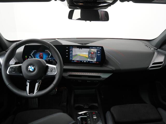 BMW 1-SERIE 120 M Sport Design Edition | M-Sport Pro | Head-Up | Comfort Access | Driving Assistant Plus | Harman Kardon | Panoramadak |