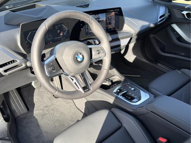 BMW 1-SERIE 120 | M-Sport Pro | Panorama | Head-Up | Stoelverw. + Stuur verw. | 19'' | Comfort Access