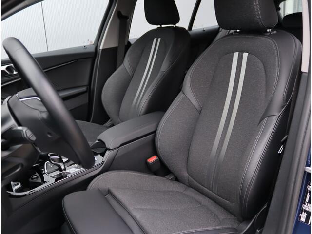 BMW 1-SERIE 118i Business Edition | Sportline | Navigatie | Sportstoelen | Org. NL