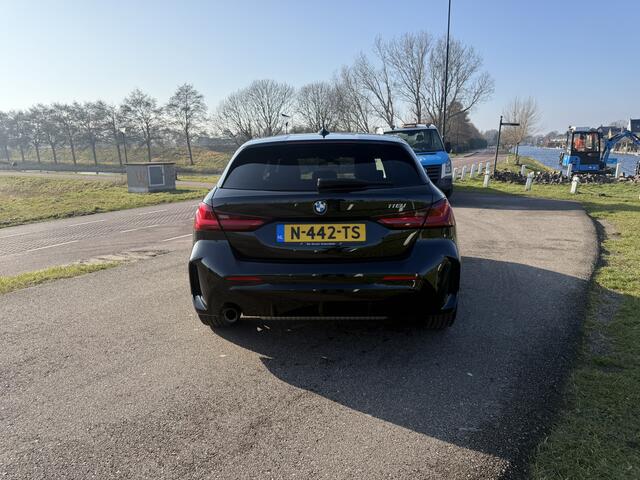 BMW 1-SERIE 118i Business Edition BMW 1 serie 118i/M-line pakket/M-line stuur/60656KM