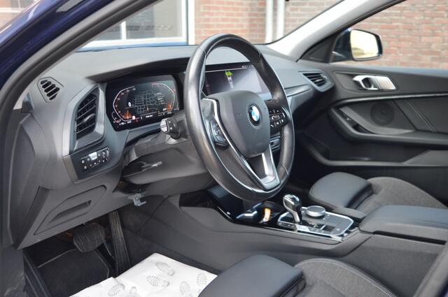 BMW 1-SERIE 118i Executive | AUT - VRT.DASH - BLACKLINE