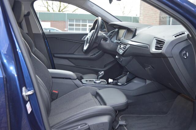 BMW 1-SERIE 118i Executive | AUT - VRT.DASH - BLACKLINE