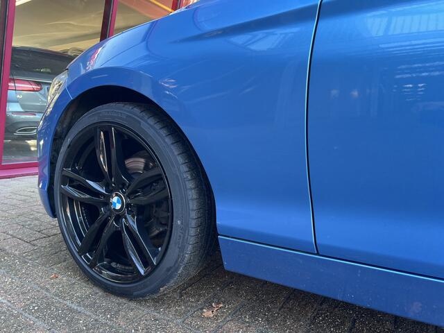 BMW 1-SERIE 118i Corporate Lease Executive | CC | Camera | Sportstoelen | PDC | Winterwielen |