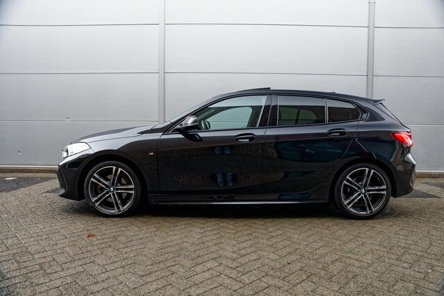 BMW 1-SERIE 118i M-Sport Panoramadak, Pro pakket, Camera, Apple Car Play