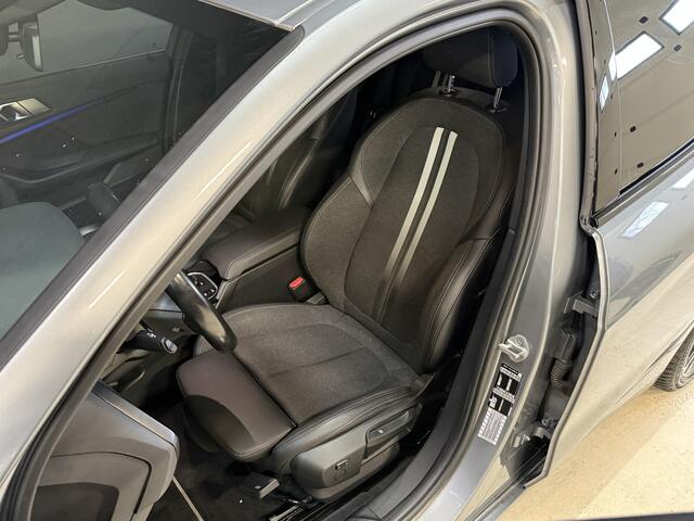 BMW 1-SERIE 116i Business Edition | Apple Carplay | Navi | Origineel NL | Dealeronderhouden