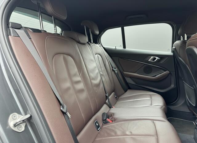 BMW 1-SERIE 118i High Exe Edition 140pk, Navi | Sport-Leder