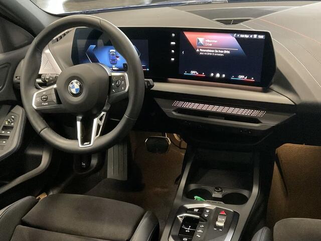 BMW 1-SERIE 120 M-SPORT ** LED, NAVI+, PANORAMA, 19-inch LMV, ACC, M-ONDERST, EL. A-KLEP ** 1e EIG - Ex BMW-AG ** ** INFORMEER OOK NAAR ONZE AANTREKKELIJKE FINANCIAL-LEASE TARIEVEN **
