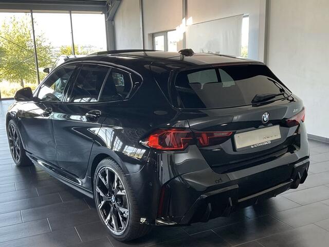 BMW 1-SERIE 120 M-SPORT ** LED, TREKH, PANORAMA, 19-inch LMV, ACC, M-ONDERST, EL. A-KLEP ** 1e EIG - Ex BMW-AG ** ** INFORMEER OOK NAAR ONZE AANTREKKELIJKE FINANCIAL-LEASE TARIEVEN **